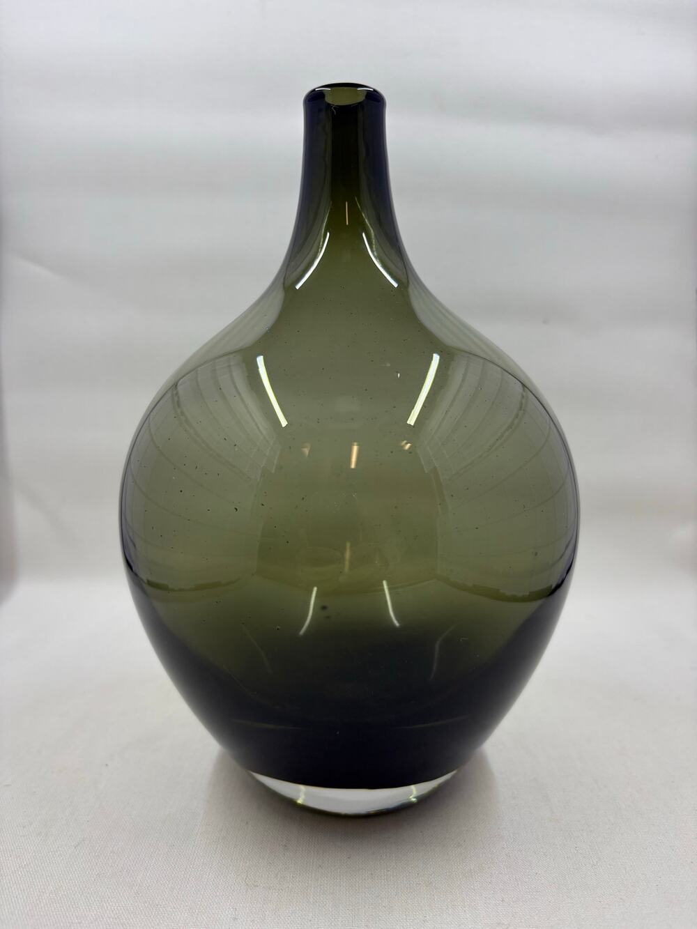 Vtg MCM Smoke Glass Smokey Heavy Bottom Balloon Shape Bud Vase Fluted Hand Blown